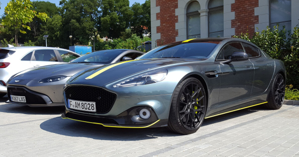 200 darab luxusauto erkezett Magyarorszagra