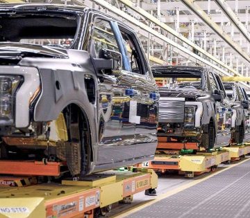 A Ford visszaveszi kirugott szakembereit miutan a mesterseges intelligencia nem tudta helyettesiteni oket 360x315