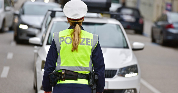 Ausztriaba autozik Millios birsag is varhat onre 2027 tol