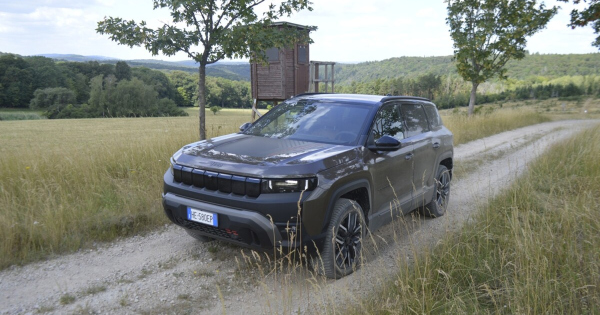 Ez a Jeep mar nem veri fel az erdo csendjet