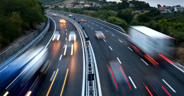 Hatalmas csapas az autosoknak rengeteg eddig ingyenes utszakasz valik fizetosse ez zsebbenyulos lesz