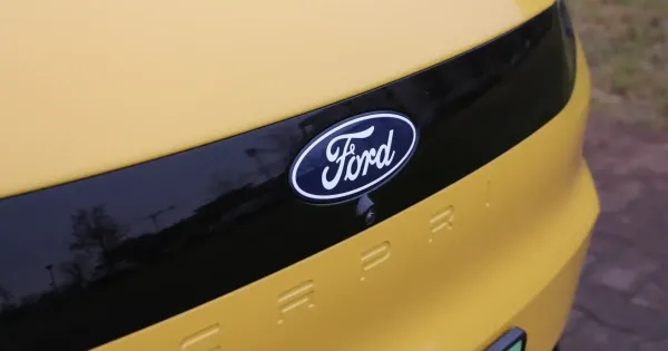 Hivatalos kinai autok fognak keszulni a Ford spanyolorszagi gyaraban