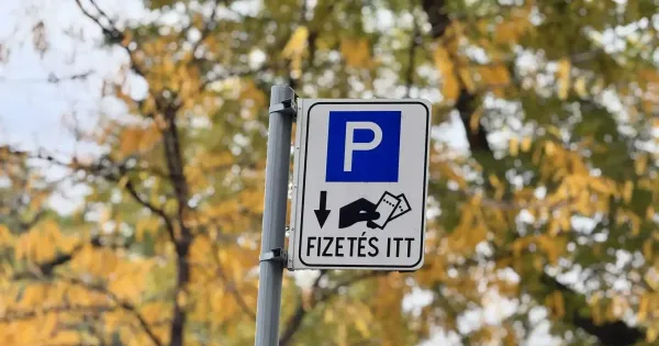 Itt a vege egyik naprol a masikra rengeteg autosnak szunik meg az ingyenes parkolas