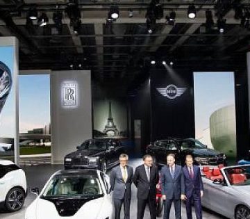 Kihagyja a Parizsi Autoszalont a BMW 360x315