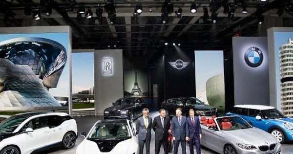 Kihagyja a Parizsi Autoszalont a BMW