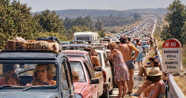 145 halott 40 ezer auto es 450 kilometeres dugo – Ilyen volt Europa legsotetebb kozlekedesi katasztrofaja