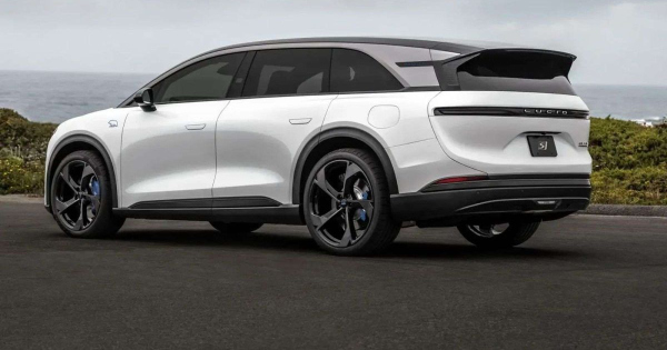 Lucid Gravity GT S hetuleses Porsche gyalazo