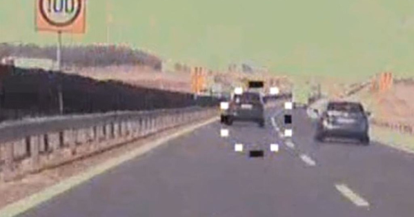 Nemet autopalyanak nezte egy autos az M1 est