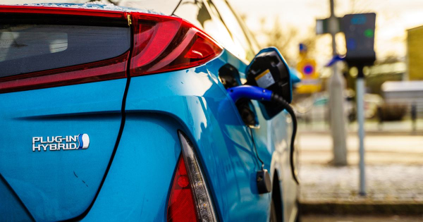 A hibridek tartjak legjobban az ertekuket a hasznalt autok kozott