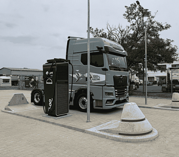 Elektromos kamionok szamara adtak at toltooszlopokat Magyarorszagon 360x315