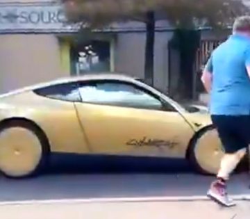 Eles helyzetben tesztelte a Tesla robotaxijat 360x315