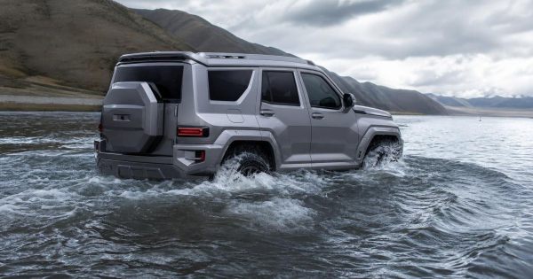Geely Battleship 700 propellerekkel uszik a kinai SUV
