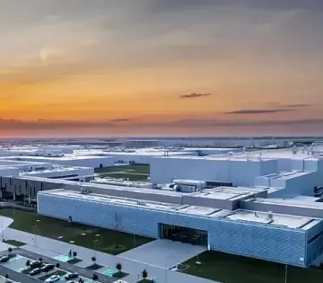 Harom muszakra kapcsolt a debreceni BMW gyar 360x315