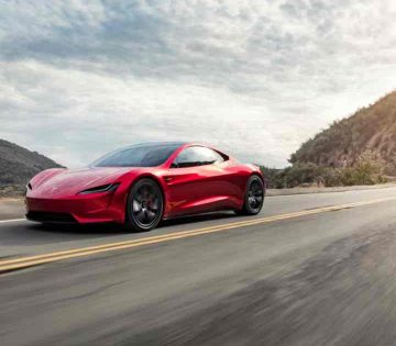 Megint csuszik a Tesla Roadster – az idojaras szolt kozbe a kilenc eve vart villany szupersportautonal 360x315