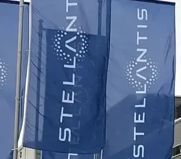Nincs eleg akkumulator leallnak a Stellantis gyarai 360x315