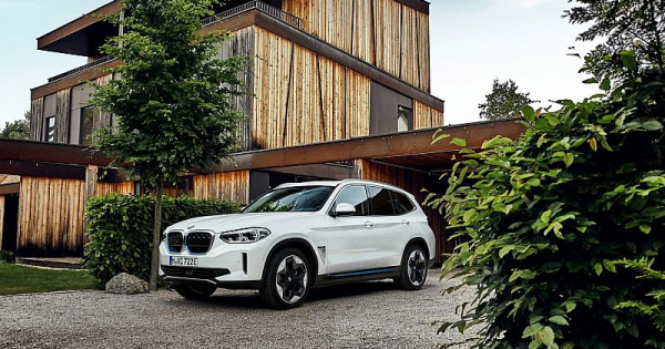 Tukon ulve varjak az amerikaiak a debreceni BMW ket