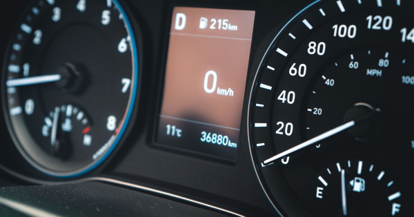 6 jel hogy visszatekertek az auto kilometerorajat