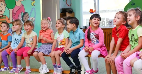 Atadta kibovitett dolgozoi bolcsodejet es ovodajat a kecskemeti Mercedes Benz Gyar