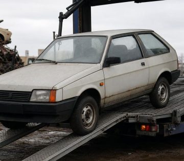 Bontobol mentettek meg a mindossze 9794 kilometert futott Lada Samarat 360x315