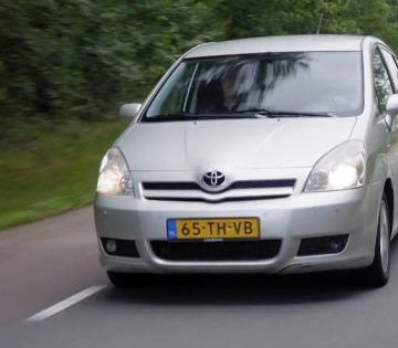Egymillio kilometer utan is szolgalatban a kilometerora hamarabb feladta mint ez a Toyota Corolla Verso 360x315