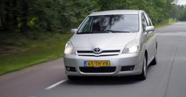 Egymillio kilometer utan is szolgalatban a kilometerora hamarabb feladta mint ez a Toyota Corolla Verso