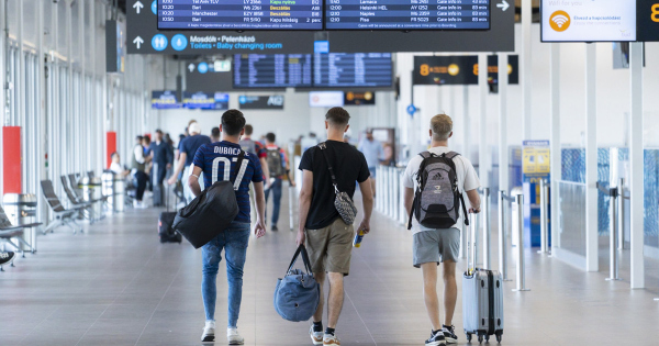 Felfuggeszti budapesti repulojaratait a kinai Hainan