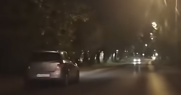 Forgalommal szemben vilagitas nelkul autozott egy idos no Dunaharasztin