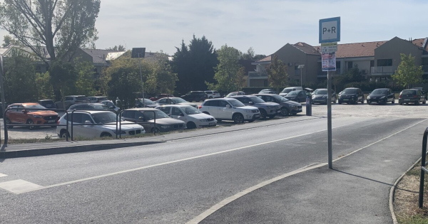 Sokak altal hasznalt parkolo lesz ujra fizetos Szentendren