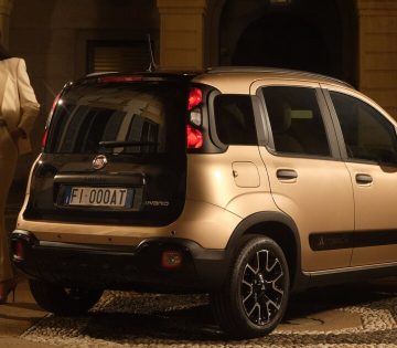 Tavoli rokona elott tiszteleg a legoregebb FIAT 360x315