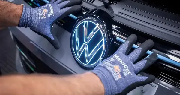 Tiz eve nem latott melypontra zuhant a Volkswagen